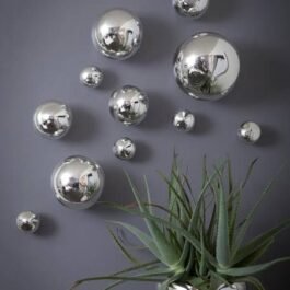 Phooldaan | Wall mount stainless steel balls 