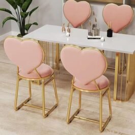 Phooldaan | 4-Seater Heart-Shaped Table and Chair Set (Pink)
