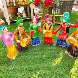 Phooldaan | Punjabi Bhangra Couple (Multicolor Set of 6 Figurines) Resin