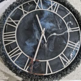Phooldaan | Roman Black Resin Wall Clock