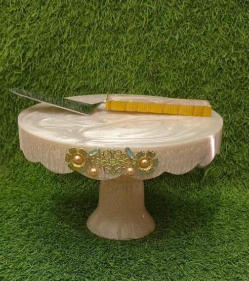 Decorative Resin Cake Stand Set  With  Spatula | Round Shape - Image 2