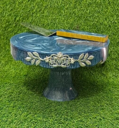 Decorative Resin Cake Stand Set  With  Spatula | Round Shape - Image 3