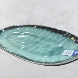 Handmade Glazed Oval Platter: Exquisite Craftsmanship