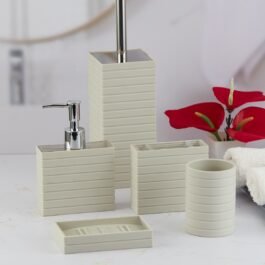 Stylish Cream Bath Set with Modern Appeal